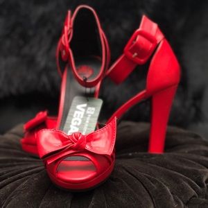 T.U.K. Original Women's Starlet Peep Toe Heel